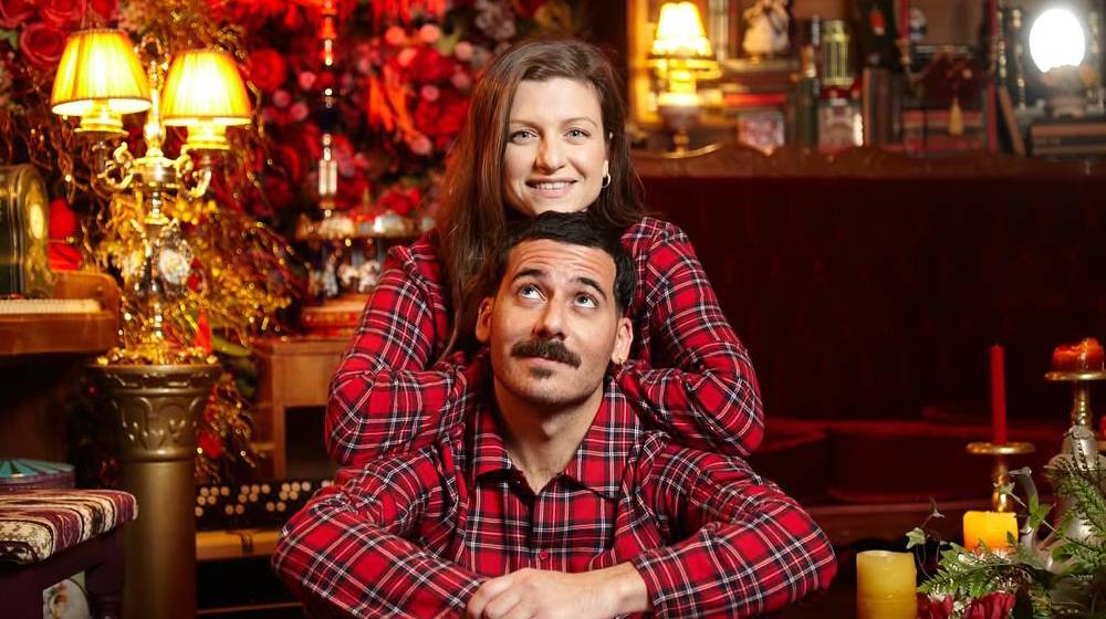 Δραγούμη - Χαραλάμπους: Η στιγμή που ο γιος τους κρατάει αγκαλιά τη νεογέννητη κόρη τους