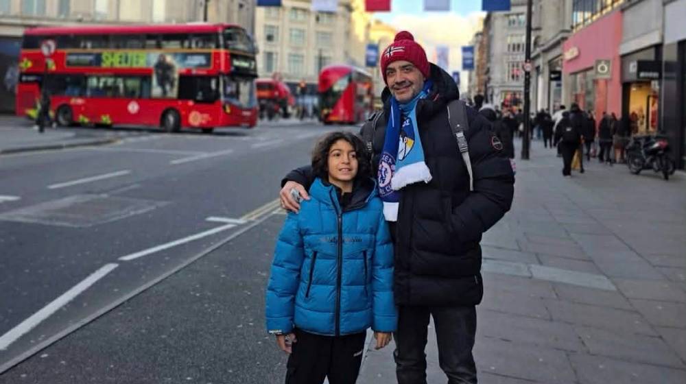 Μιχάλης Σοφοκλέους: Ταξίδεψε στο Λονδίνο με τον γιο του για την αγαπημένη τους ομάδα 