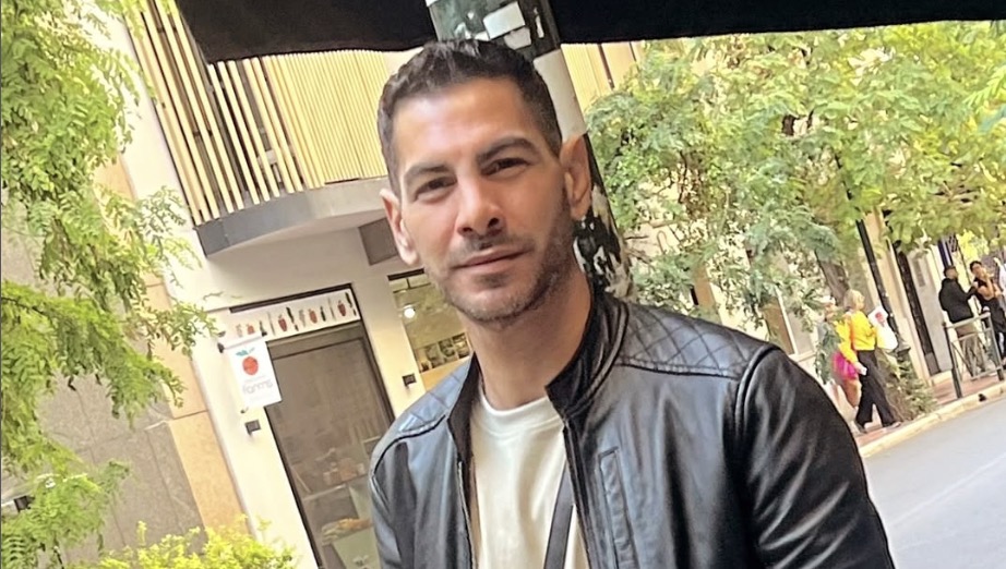 Σταύρος Κωνσταντίνου: Αποκάλυψε τη σεξουαλική παρενόχληση που δέχθηκε από μητέρα θαυμάστριας του