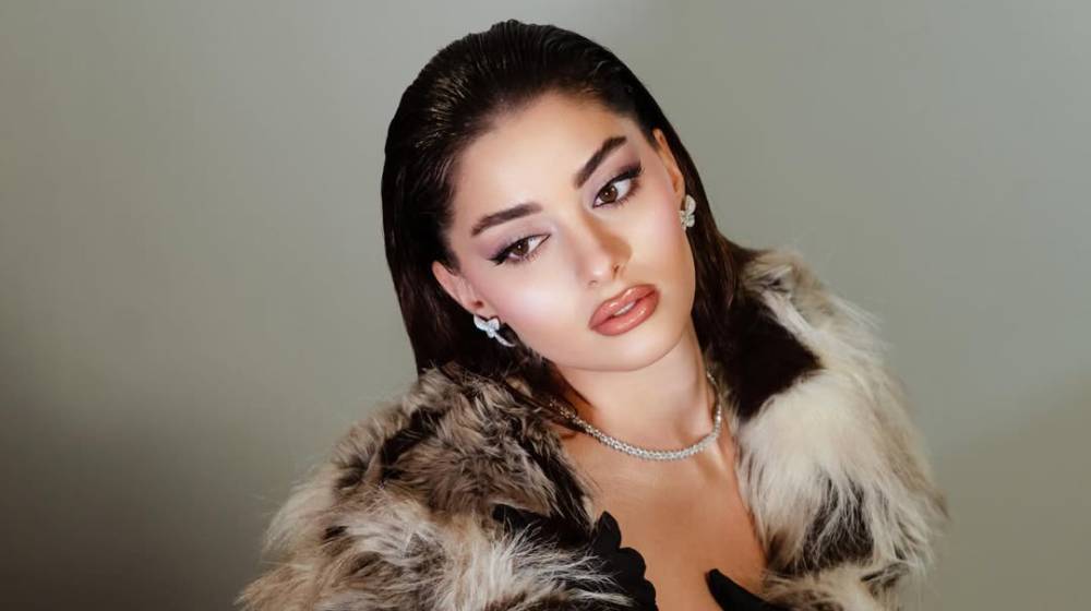 Η Έλενα Λυσάνδρου απογειώνει το city chic