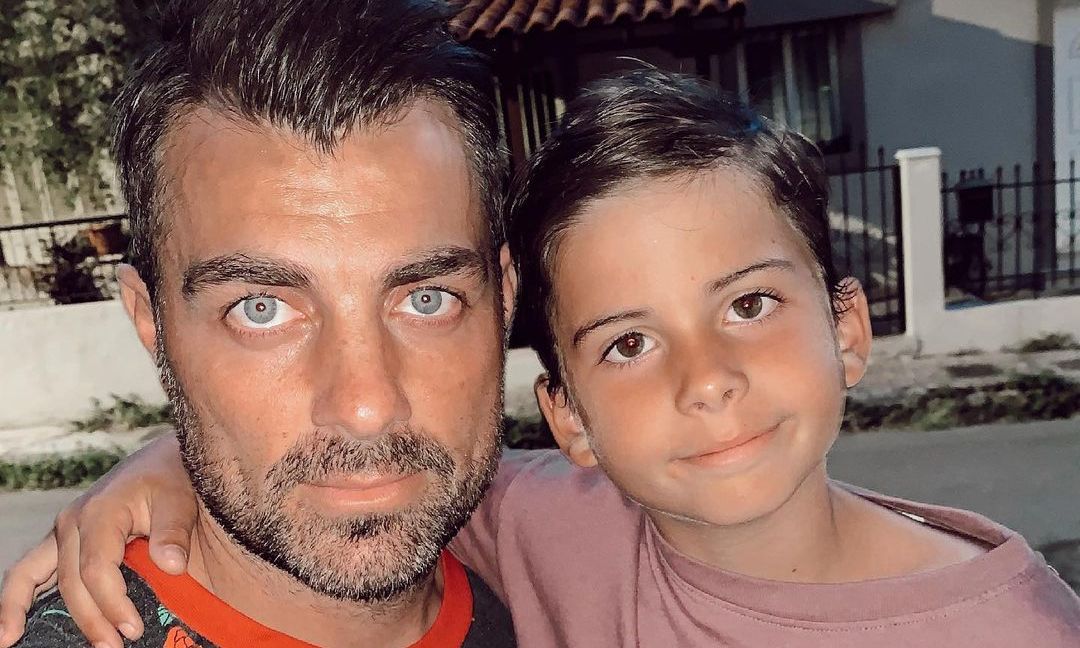 Χανταμπάκης: Η εικόνα του γιου του στο νοσοκομείο μετά τον τραυματισμό σε ποδοσφαιρικό αγώνα