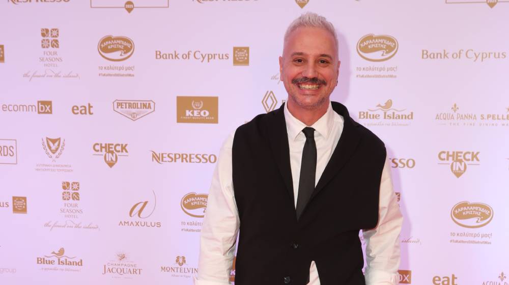 Νικόλας Ιωαννίδης: Το unisex look που κάνει το casual να δείχνει effortless chic