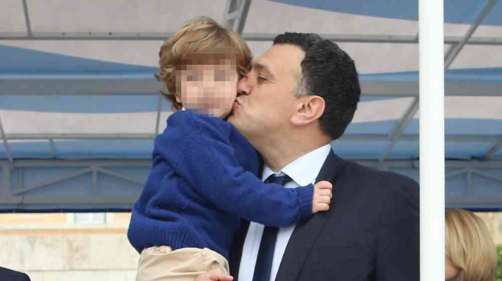 Βασίλης Κικίλιας: Πρώτη φορά στο γήπεδο με τον 5χρονο γιο του [βίντεο]