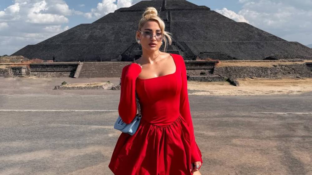 Ιωάννα Τούνη: «Αντί να ζούμε πραγματικά τη ζωή μας, συχνά ονειρευόμαστε τη ζωή κάποιου άλλου» [εικόνα]