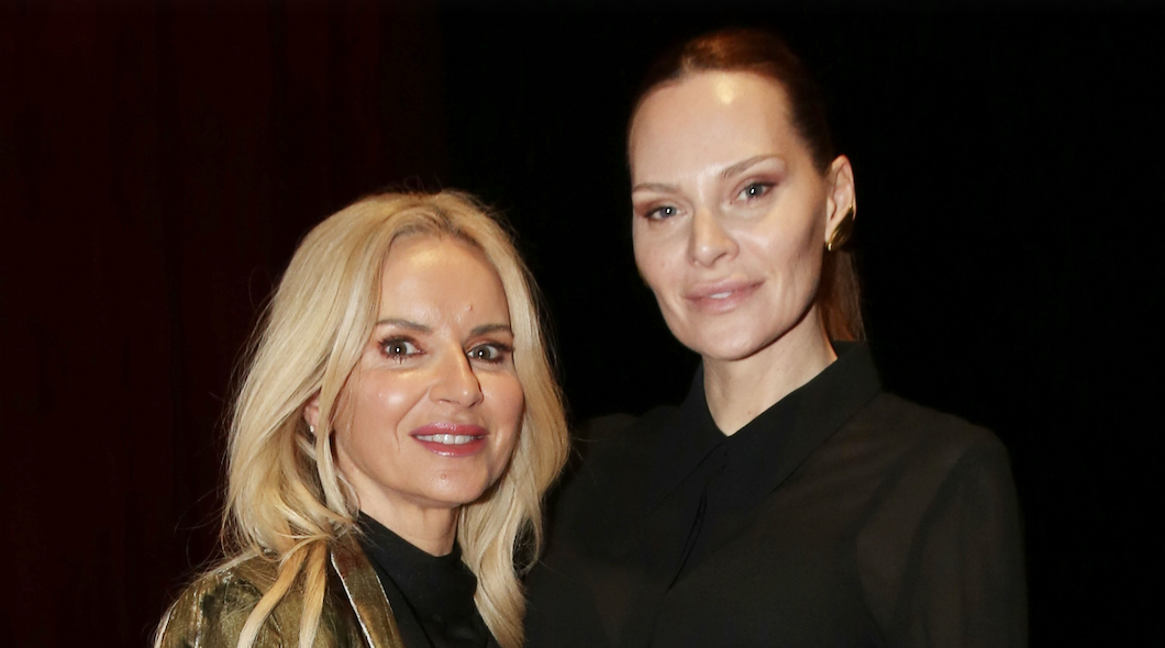 Τρελό γέλιο: Έξαλλη η Μπεκατώρου βλέποντας τι φόρεσε η Υβόννη για να πάνε σε party [βίντεο]