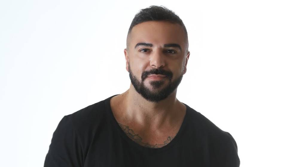 Τριαντάφυλλος: «Έδειξα αμέλεια στον γάμο μου, έλεγα "αφού υπάρχει γυναίκα στο σπίτι, ας τα κάνει εκείνη"» [βίντεο]