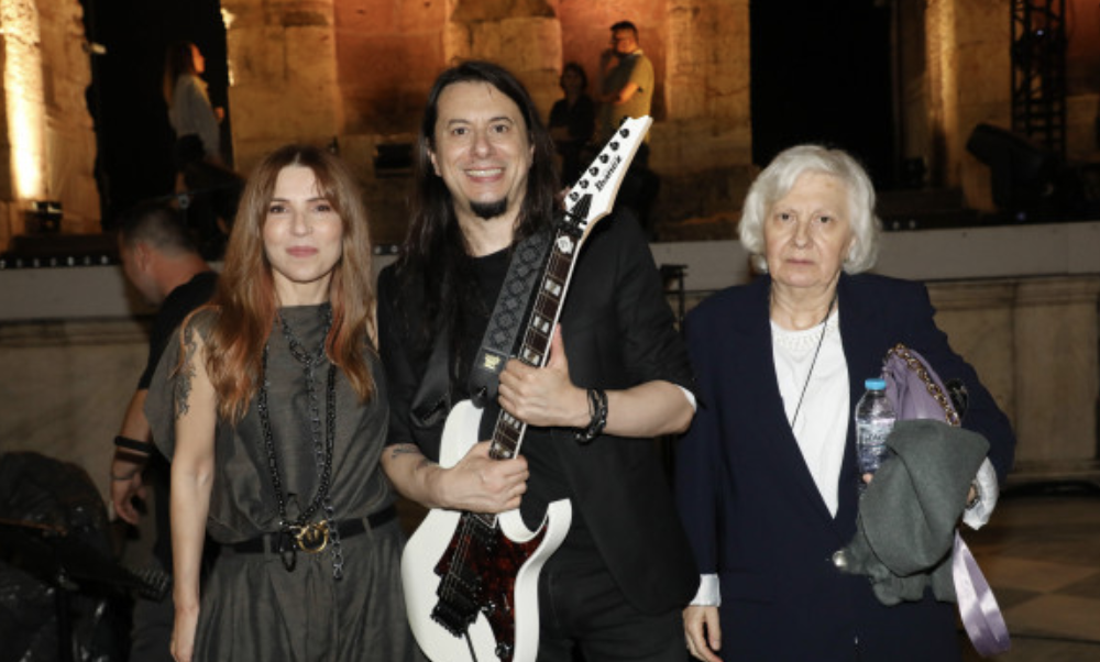 Ευρυδίκη: Πήγε σε συναυλία με την πεθερά της και απόλαυσαν τον Μπομπ Κατσιώνη [εικόνες]