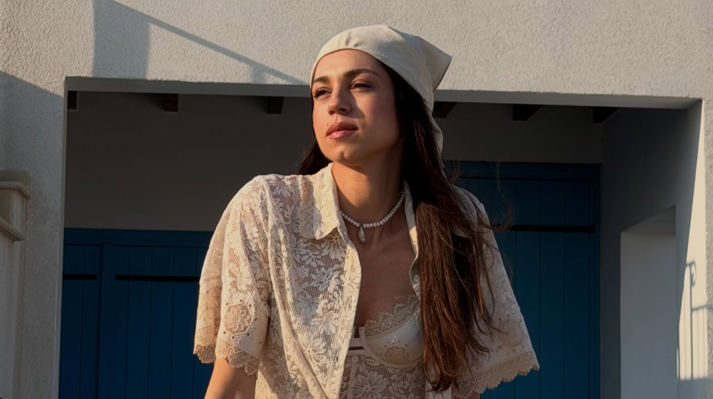 Η Κλέλια Γιασεμίδου φόρεσε το πιο βολικό fashion item του καλοκαιριού [βίντεο] 