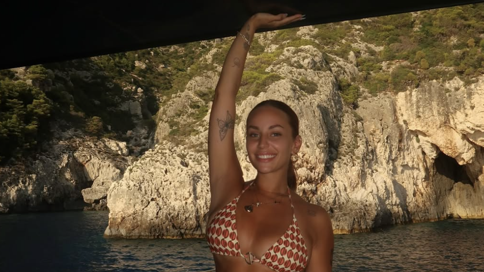 Ανδρομάχη: Η επική απάντηση σε follower που την αποκάλεσε «χοντρομπουτού»