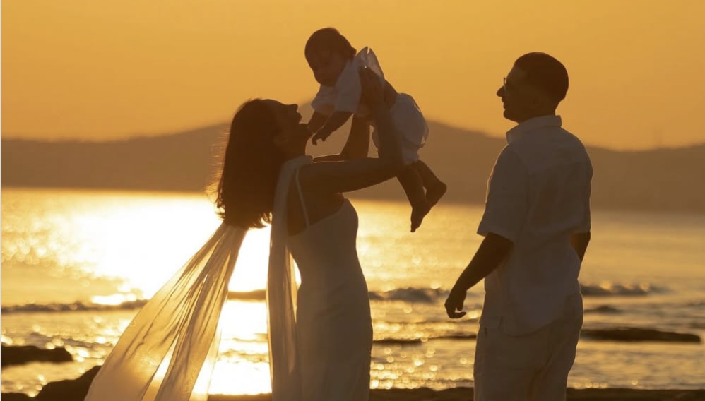 Οι παραμυθένιες εικόνες της βάφτισης του γιου ζευγαριού της ελληνικής showbiz
