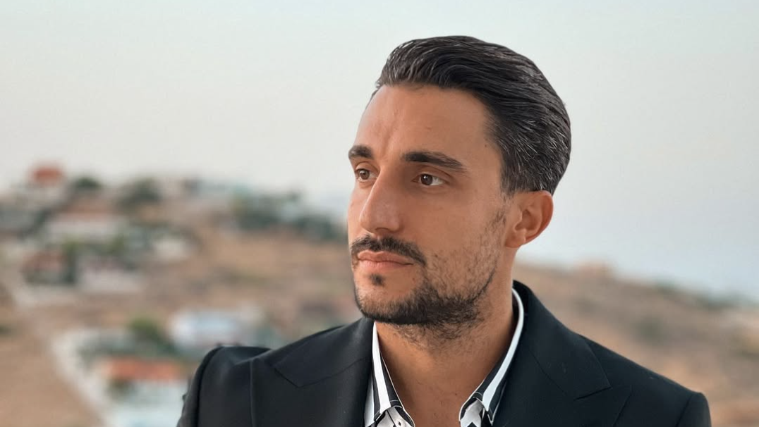 Συντετριμμένος ο Σάκης Κατσούλης: «Πονάει τόσο πολύ που έφυγες τόσο ξαφνικά και νωρίς»