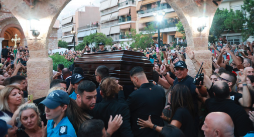 Μαζωνάκης: Ο συγκινητικός επικήδειος του Μητροπολίτη Νίκαιας - Στο φέρετρο το ψάθινο καπέλο του [βίντεο]