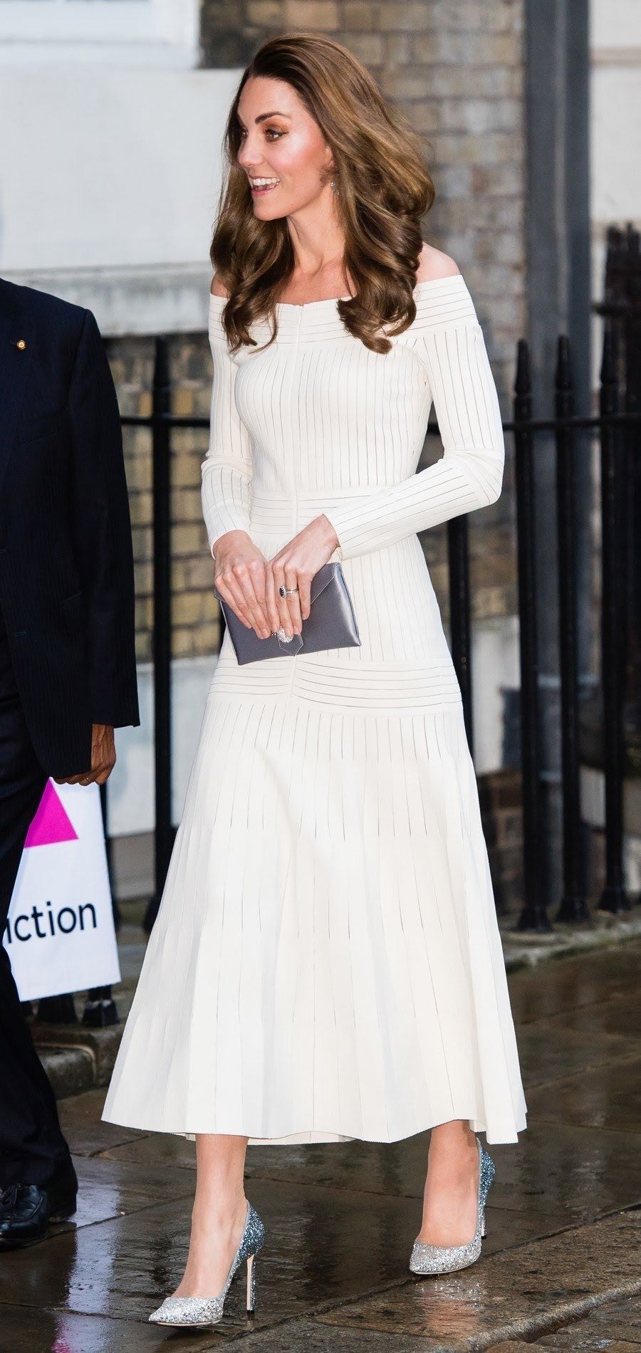H Kate Middletton σου δείχνει πως να φορέσεις τις glittery γόβες με το  καλοκαιρινό σου φόρεμα | Ι LOVE STYLE