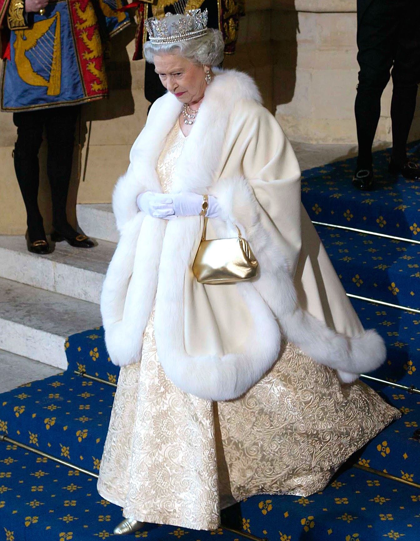 Viva ανταπαντώ λεκάνη βασιλισσα ελισαβετ ρουχα Πειστικός μεγάλο Μαργαρίτα  Μίτσελ