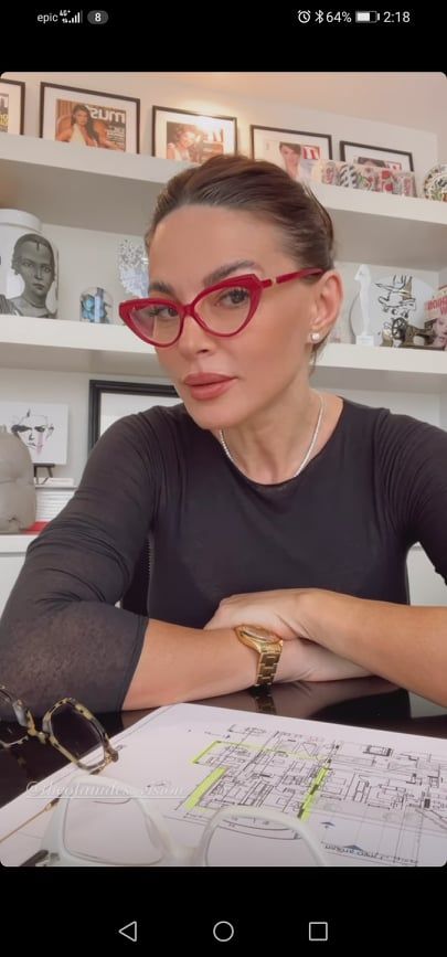 Ραμόνα Φίλιπ: Μας έδειξε τη συλλογή με τα fashionable γυαλιά μυωπίας της |  Ι LOVE STYLE