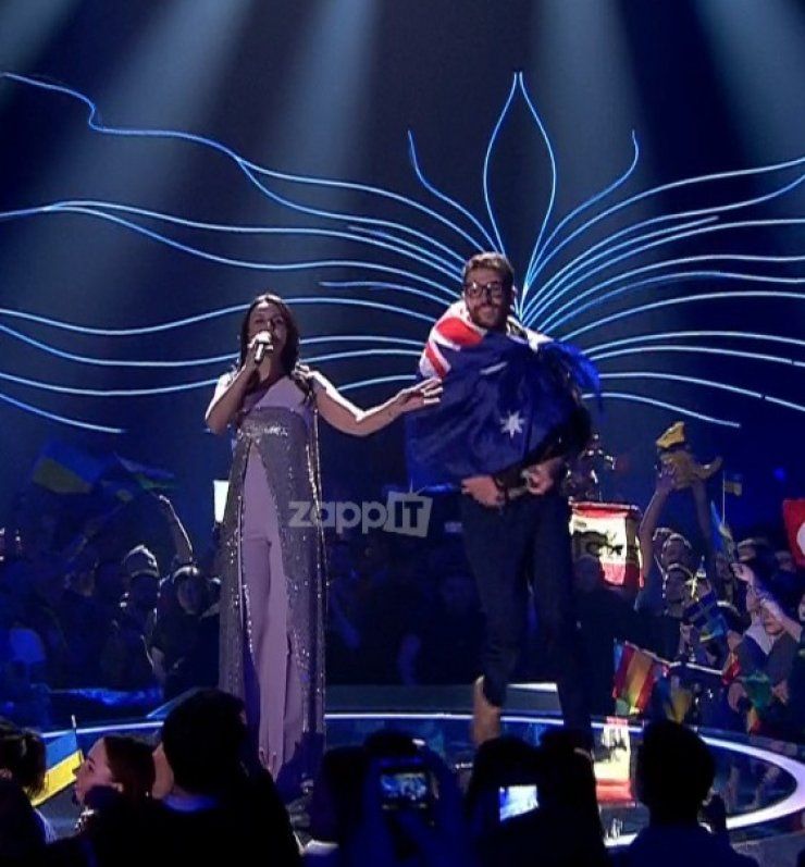 Eurovision 2016: Ποιος κατέβασε το παντελόνι του στη σκηνή στον τελικό;  [εικόνες] | Ι LOVE STYLE