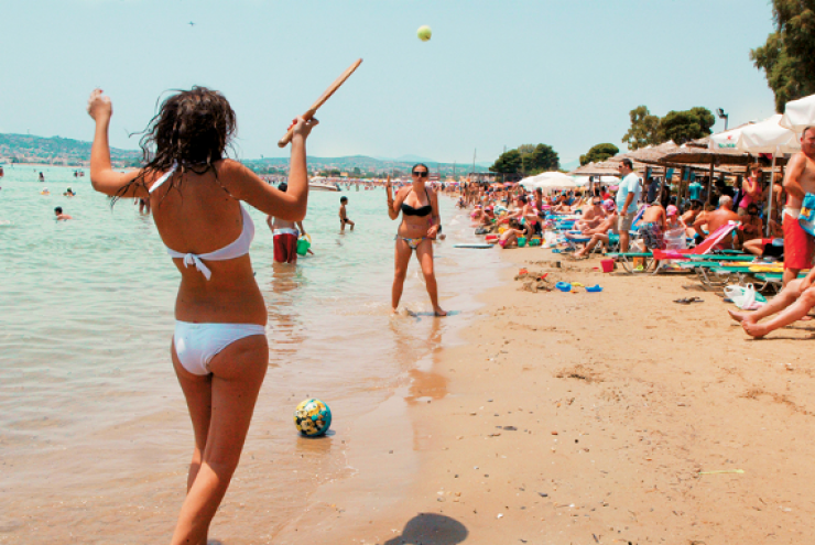 Απαγόρευσαν τις ρακέτες στην παραλία της Καλογριάς στη Μάνη | Ι LOVE STYLE