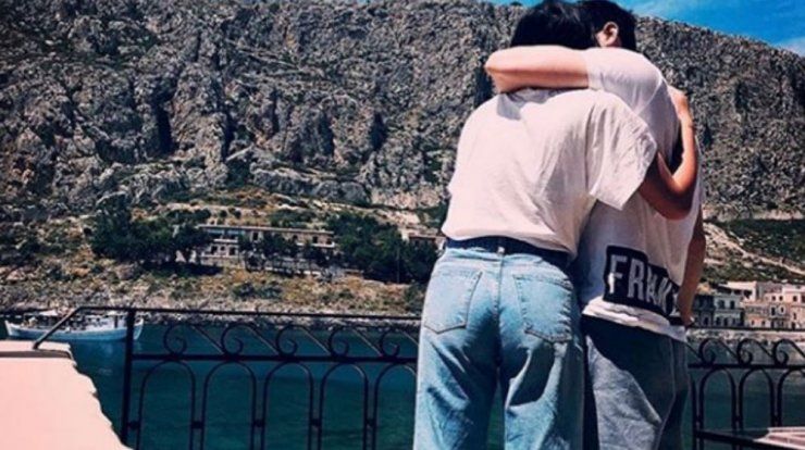 Γοητευτικός Έλληνας ηθοποιός χώρισε και βρήκε άλλη σύντροφο και δεν το πήρε  είδηση κανείς | Ι LOVE STYLE